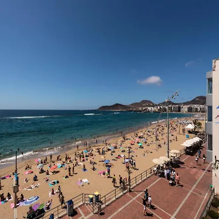 In Palmas De Gran Canaria * Las Palmas de Gran Canaria